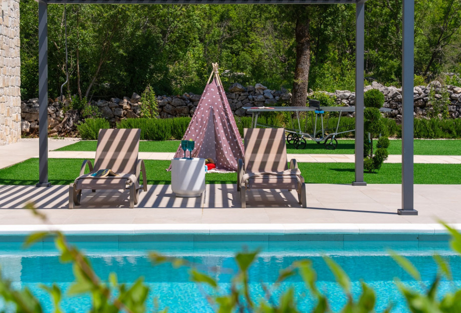 Very comfortable, and contemporary property with a carefully selected Mediterranean color touch
