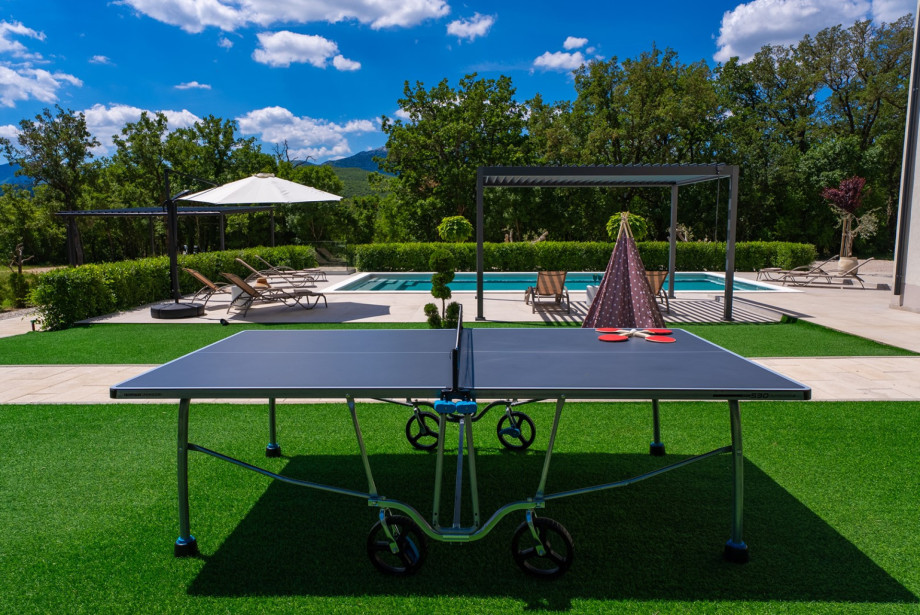 Enjoy your evenings with table tennis, toys for your youngest, and ample grassy areas for children to play