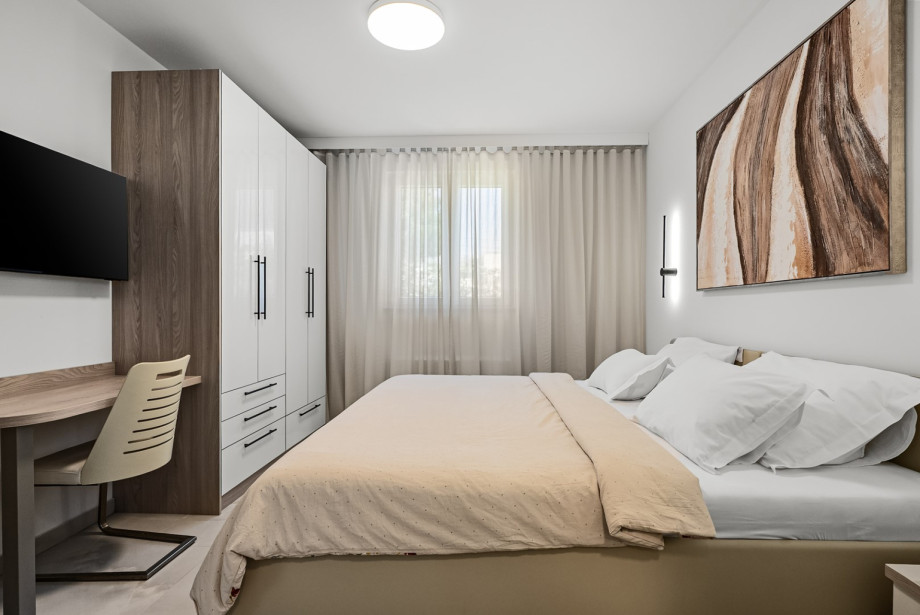 Bedroom No. 4, measuring 20 sqm, offers a super king-size bed (200x200 cm)