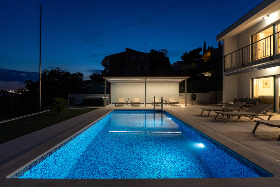 This beautiful, welcoming residence provides both comfort and privacy for all family members