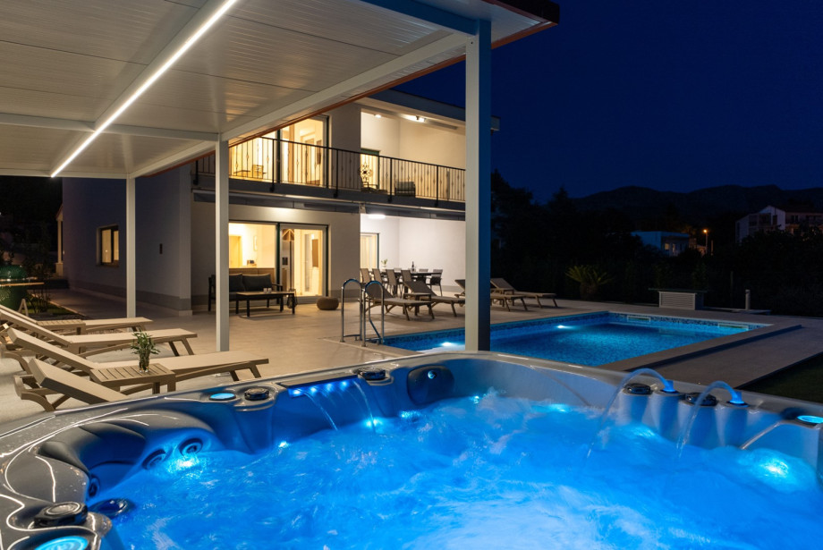The outdoor area is ideal for the perfect family dinner on a vacation