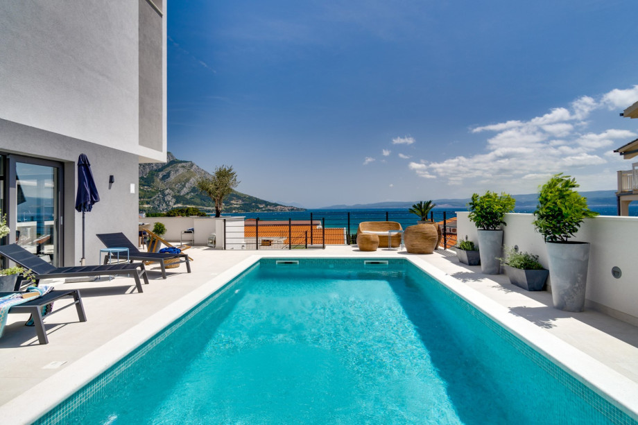 Seaview villa Mila with 4 en-suite bedrooms, private heated pool, Finnish sauna, Treadmill