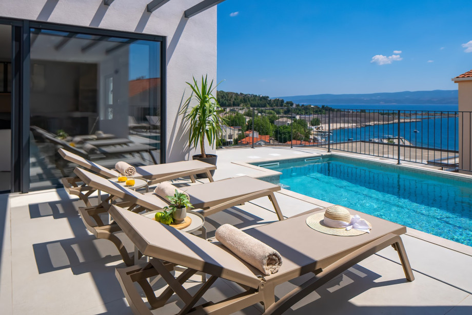 Villa Logos