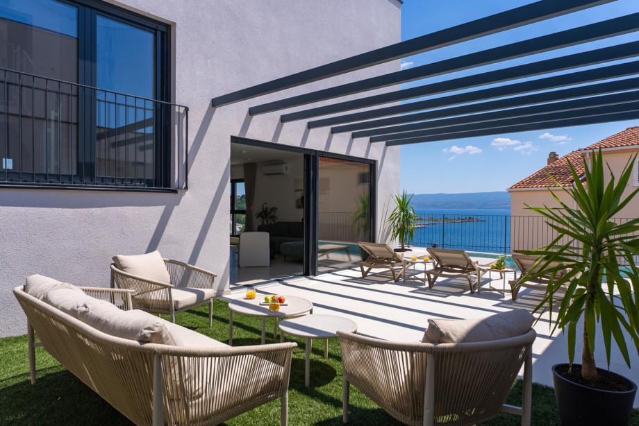 The private heated pool uses a gentle electrolysis filtering system that is kind to your skin.
