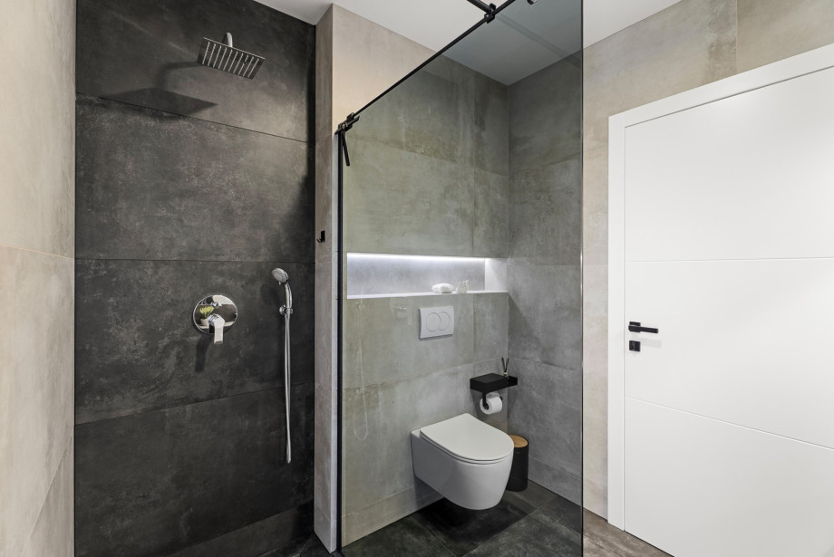 En-suite bathroom for bedroom No.2