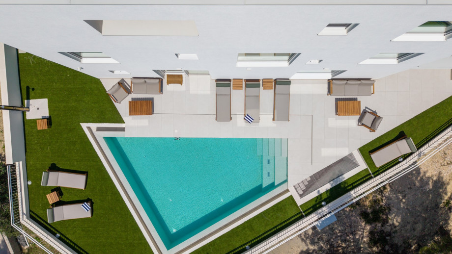 Villa C präsentiert einen luxuriösen Rückzugsort mit einem vollintegrierten Klimaanlagen- und Belüftungssystem