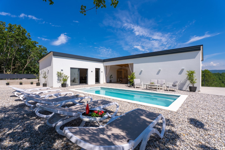 Discover this Imotski area from villa Ellamar all just a 20-minute drive from Baška Voda Beach.