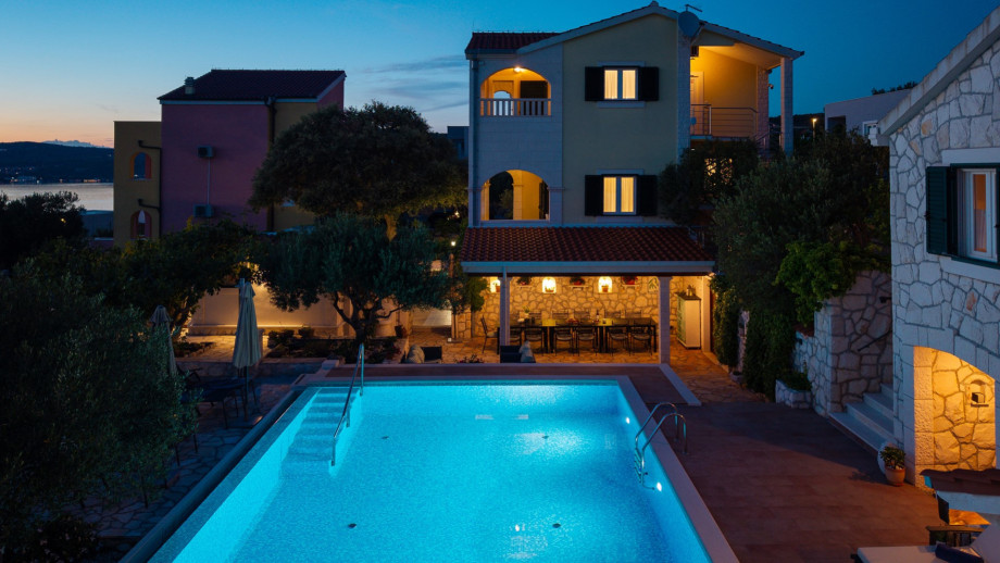 No-chlorine pool system provides refreshing swims suitable for all ages.