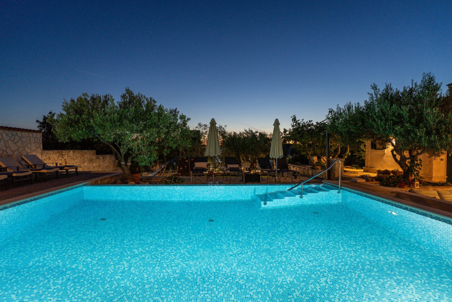 Refreshing 6m x 8m pool setup designed for an undisturbed family holiday.