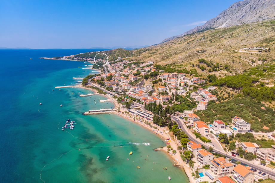Due to Villa Tina location, Duće and Omiš interesting geographical features, tourists are offered various recreational facilities in nature, walking paths, hiking...