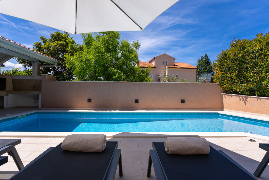 Villa Tina is a comfortable and fully air-conditioned accommodation for 12 people