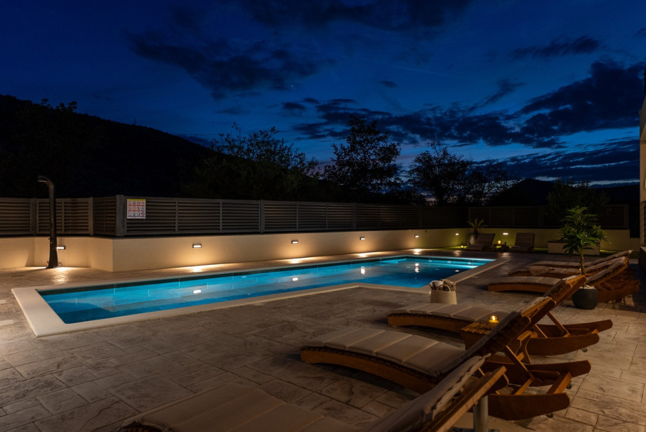 The private 30 sqm pool features a hydromassage section and a gentle electrolysis filtering system.