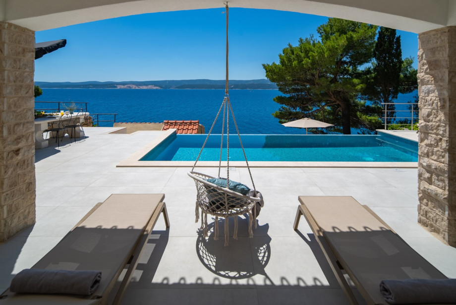Beachfront Villa Nino
