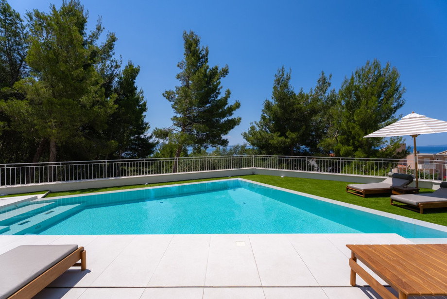 The property is fully equipped with all modern guest needs for a very comfortable stay