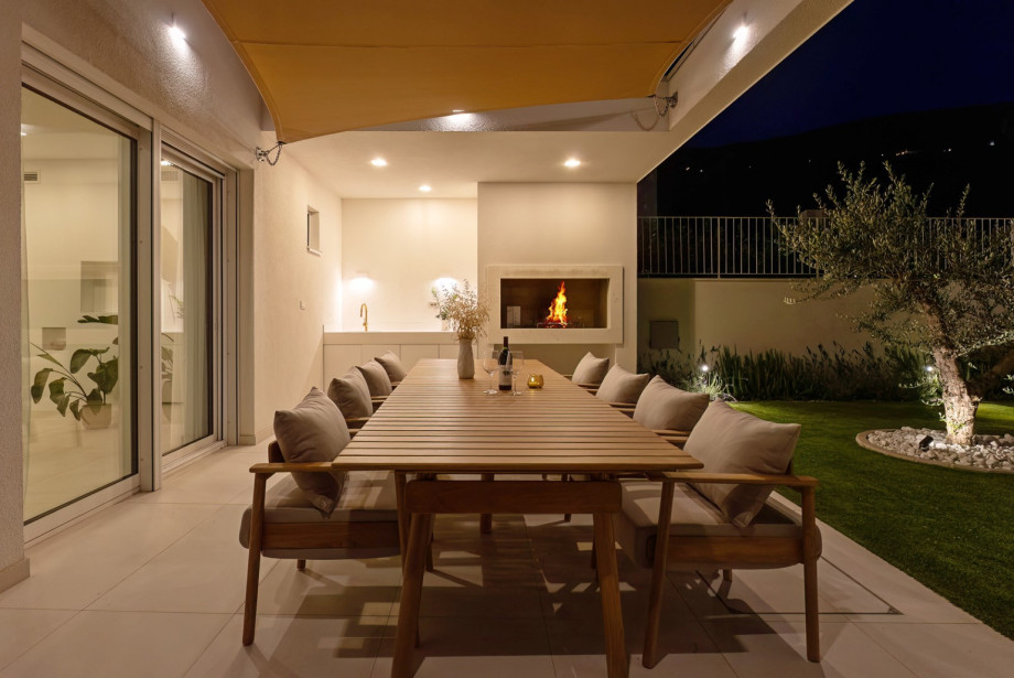 The outdoor area is ideal for the perfect family dinner on a vacation
