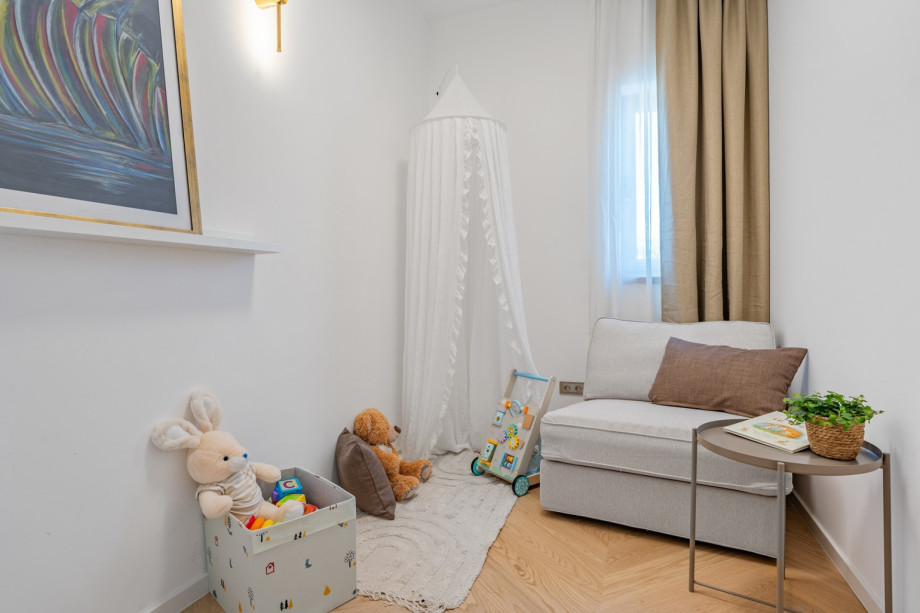 A play area for your youngest child and a sofa bed for one person can be found in the tiny (6 sqm) bedroom No4