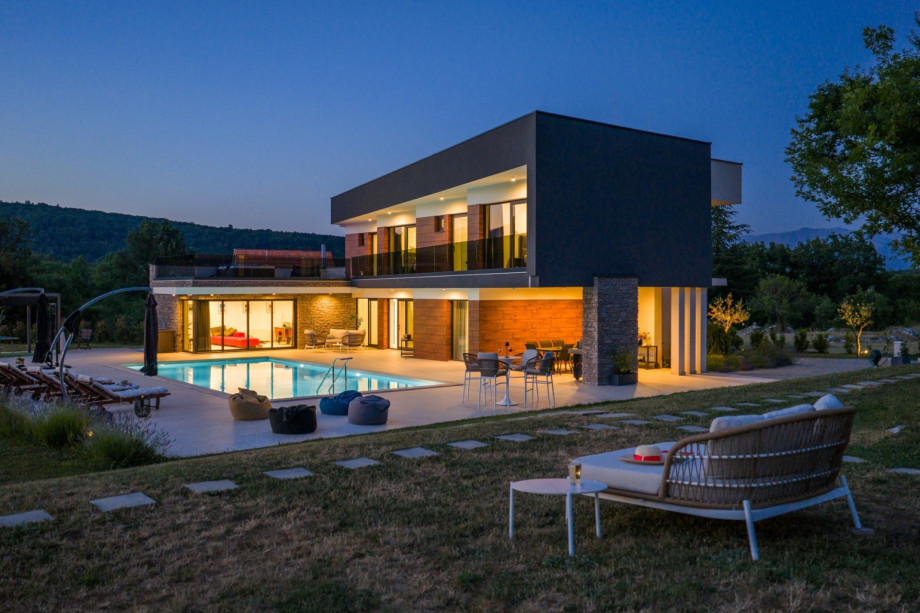 Carefully placed lighting completes the perfect experience of Dalmatian summer evenings