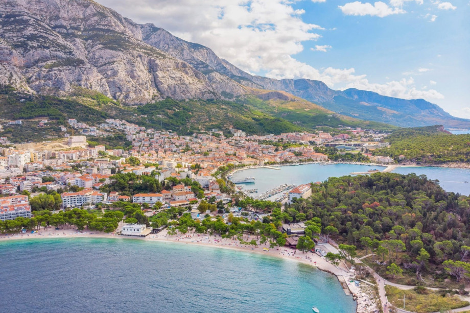 Makarska is a prominent regional tourist center, located in a horseshoe-shaped bay between the Biokovo mountain and the Adriatic Sea.
