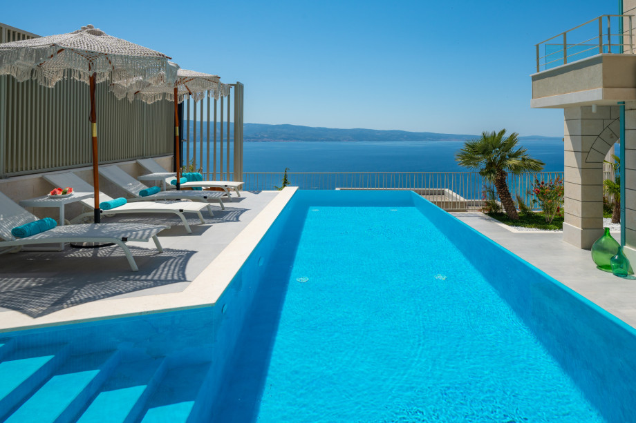 Casa GENI with a heated pool, 3 bedrooms, an organic garden, sea views
