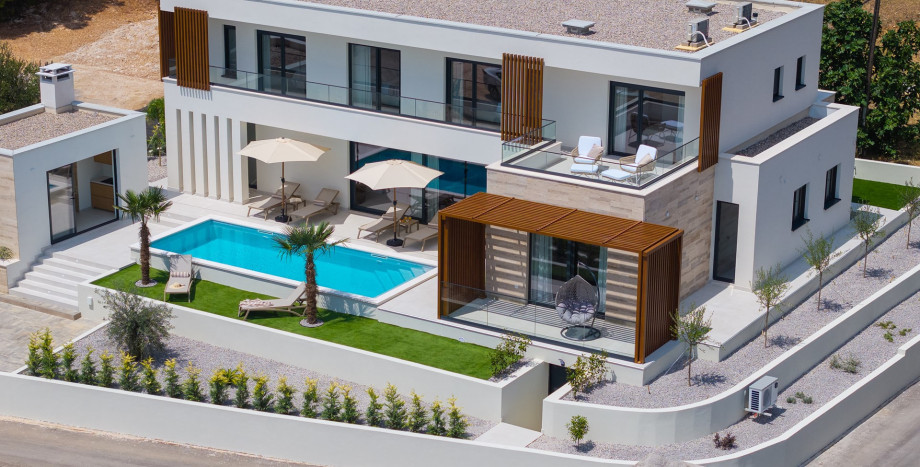 This beautiful, welcoming residence provides both comfort and privacy for all family members