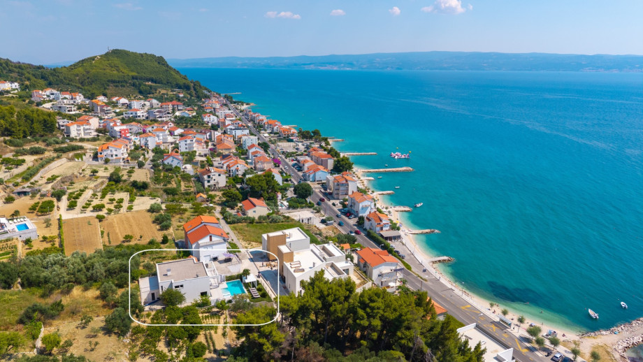 The location is simply outstanding. The beach and sea are just 150 metres away