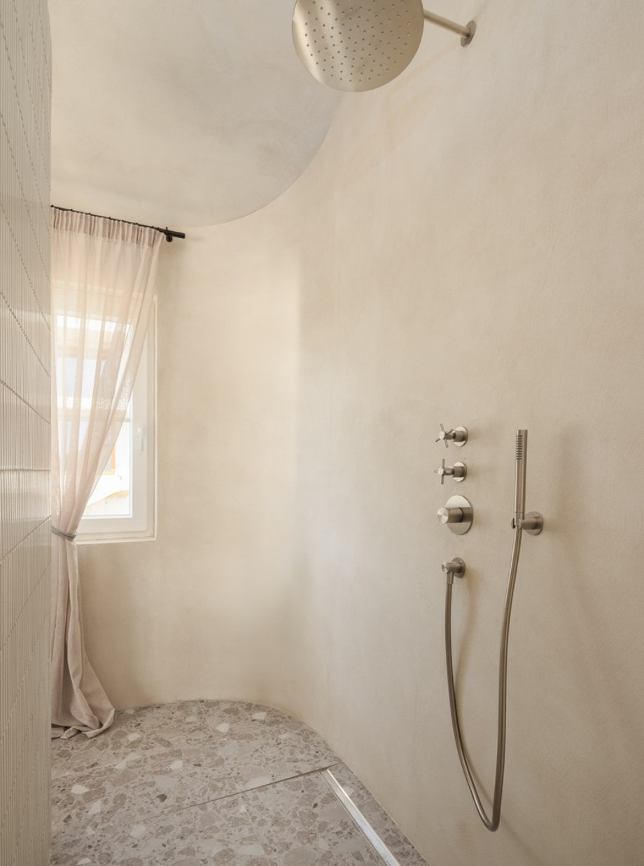 Three of the four en suite bedrooms occupy the first floor, while one is on the ground floor