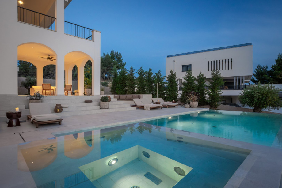 Carefully placed lighting completes the perfect experience of Dalmatian summer evenings