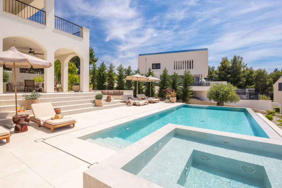 A perfect sanctuary for families, groups, or couples longing for an unforgettable holiday by the Adriatic