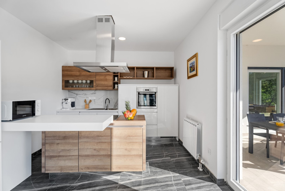 Fully equipped kitchen with everything you need