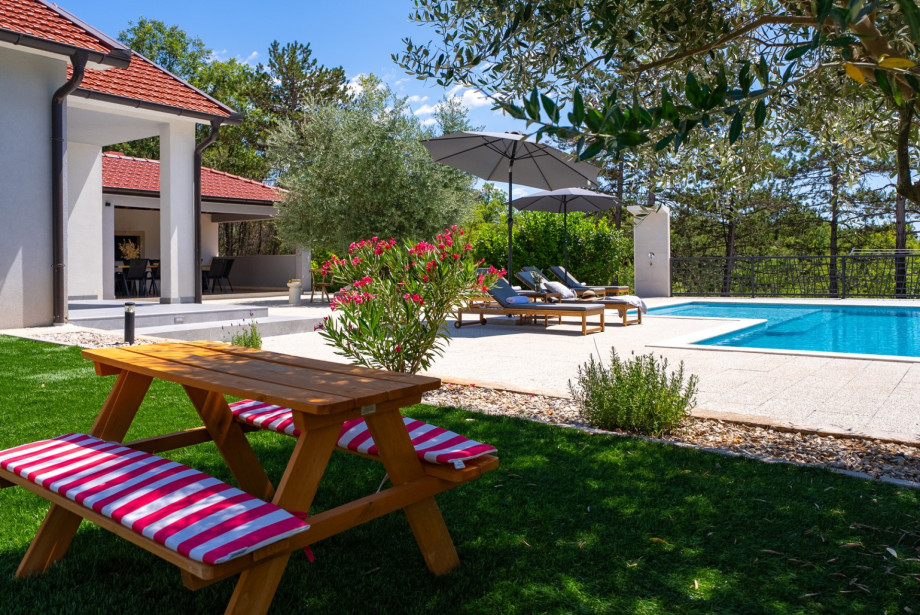 Enjoy peace and quiet on a spacious private plot.