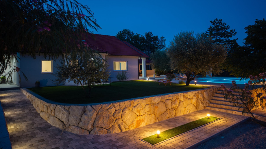 Situated in the quiet and peaceful village of Grubine.