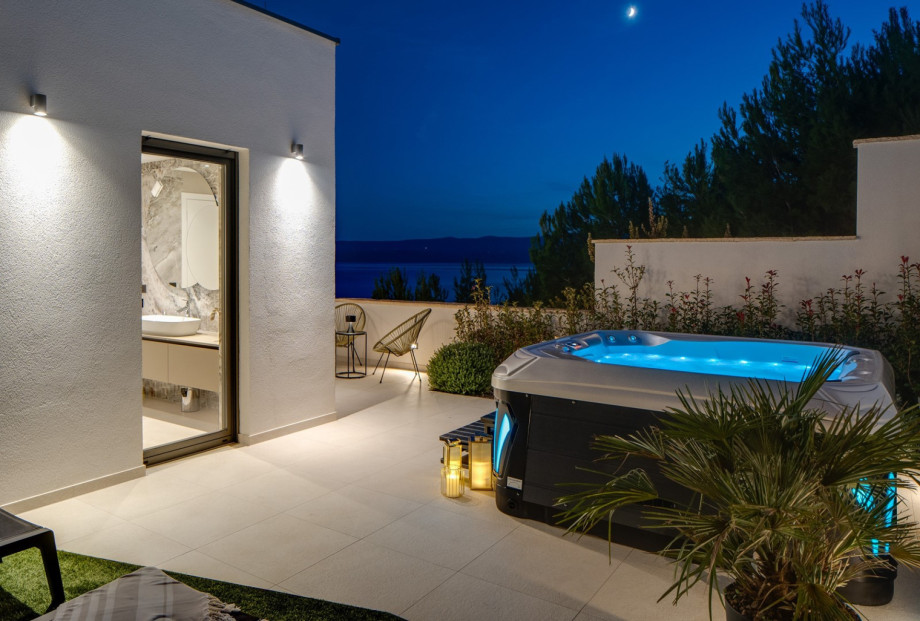 Luxuriöse und stilvolle Villa Nitia mit privatem Pool, Whirlpool und Sauna