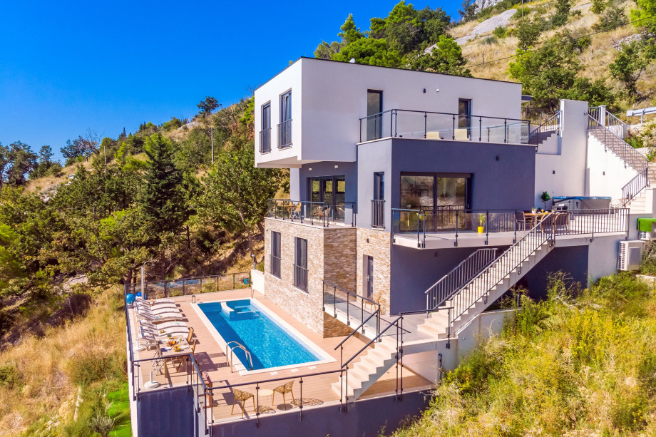 Stilvolle Villa in einer ruhigen Umgebung, 4 Schlafzimmer mit Bad