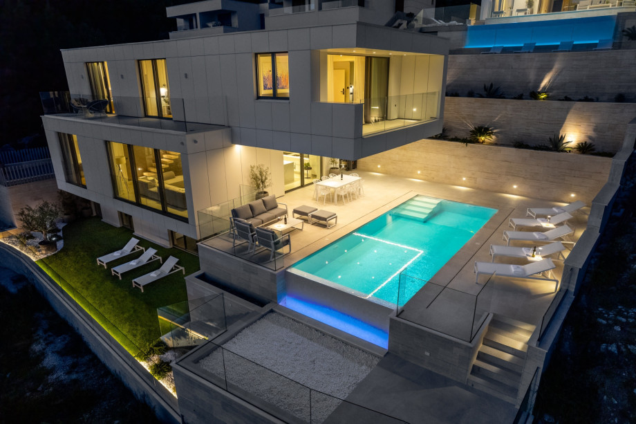 Villa with private and heated 32sqm pool, Wellness zone with a Hot-Tub, Gym, Cinema room