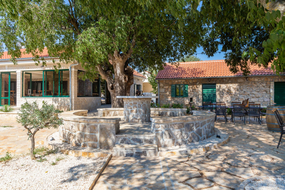 Tosic Estate offers exclusively for you 2 separate villas and comfortably accommodating 12 people
