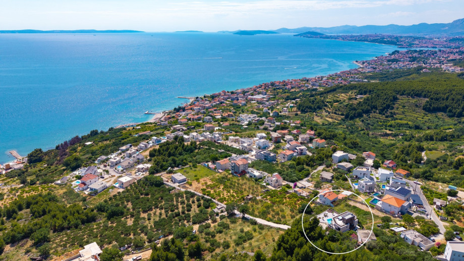 Stay in a quiet environment located 1 km from beaches and 8 km from historic Split.
