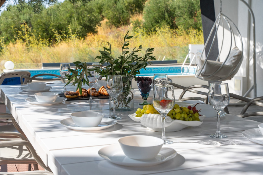Villa Lea is a high quality furnished, modern and comfortable accommodation that boasts 180 sqm of living space