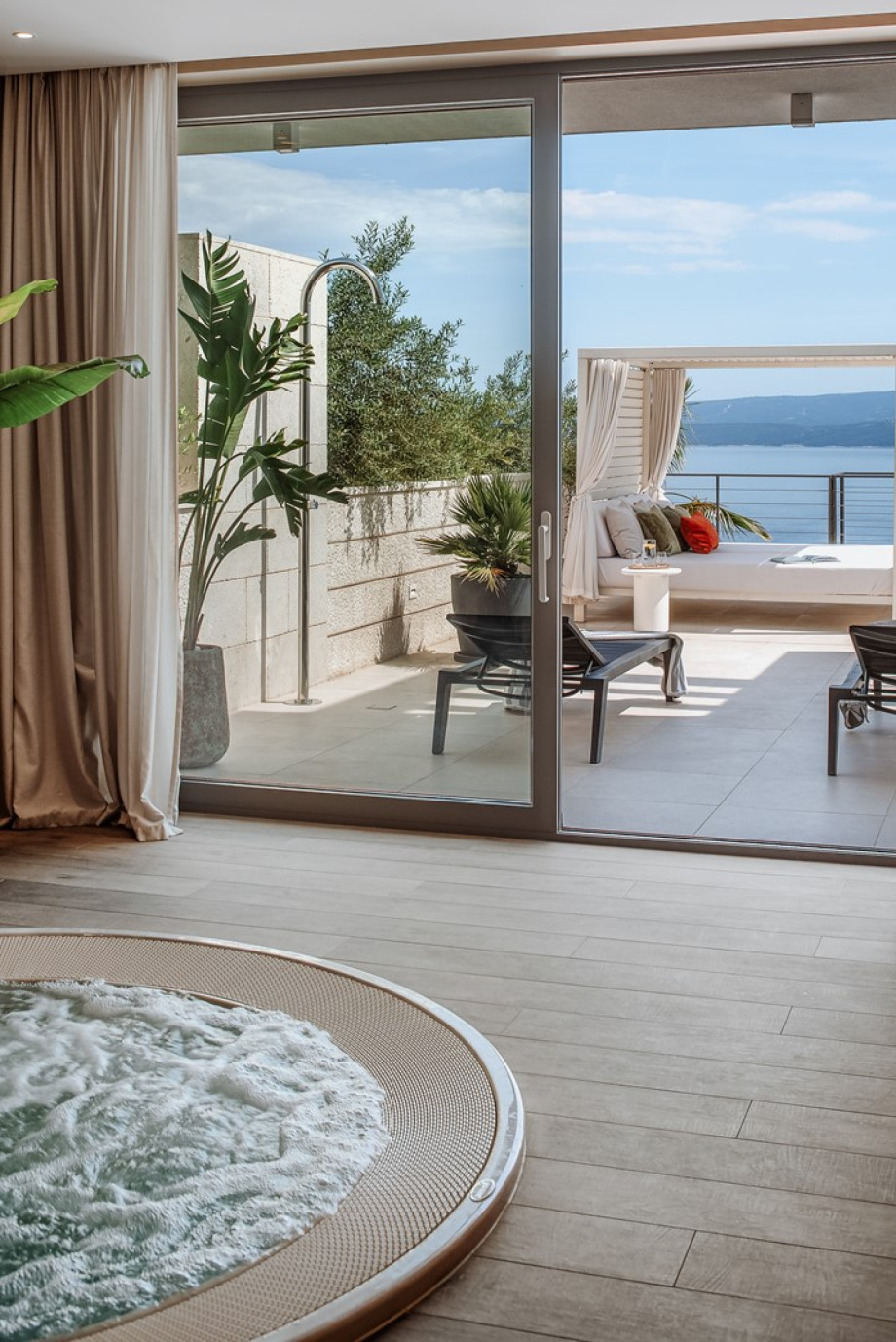 Jacuzzi (a hot-tub) for adorable enjoying.