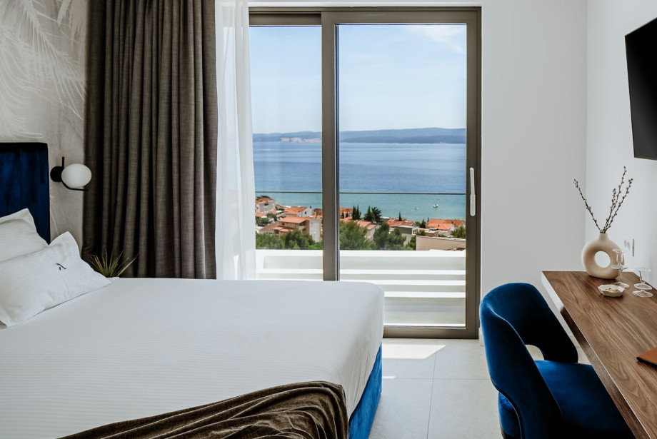 Bedroom No4 (22 sqm) with a king size 180cm x 200cm, A/C, TV.