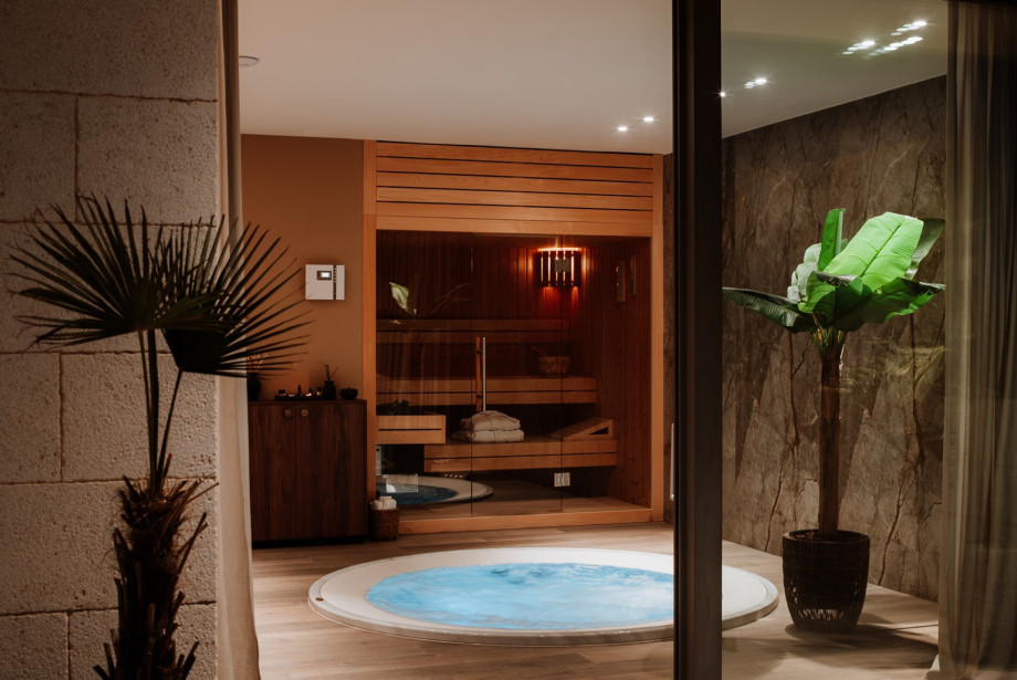 The Spa with floor heating offers a Finnish sauna and Jacuzzi.