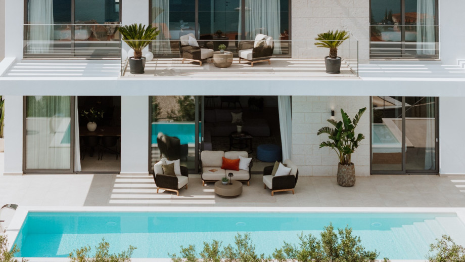 Stylish 4-bedroom villa with en-suite bathrooms, high-end property, and spectacular sea views.