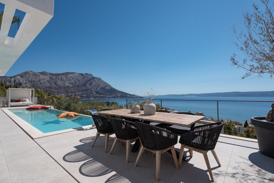 Luxury Villa Andoris is , only 650m from the sandy beach.