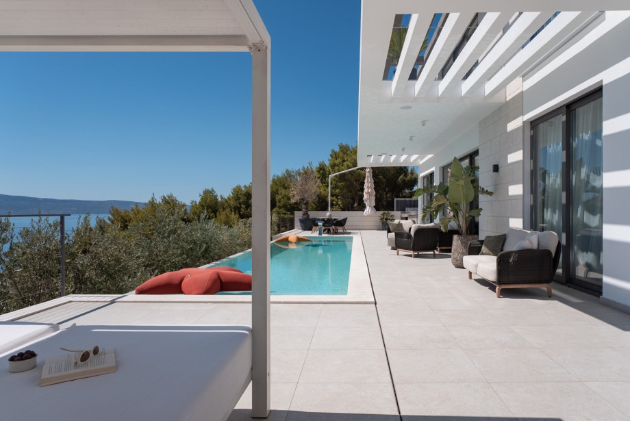 An outdoor Baldachin, for more relaxing and fun.