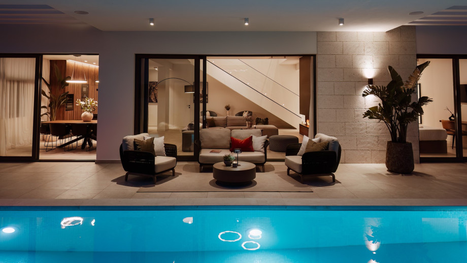 Pool with a Chlorine-Free water system that is gentle and much healthier for your body, it is equipped with a Waterfall and Massage jets.