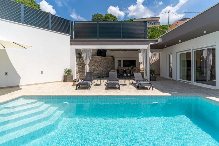 Breathtaking natural surroundings and the sound of bird songs for a relaxing vacation